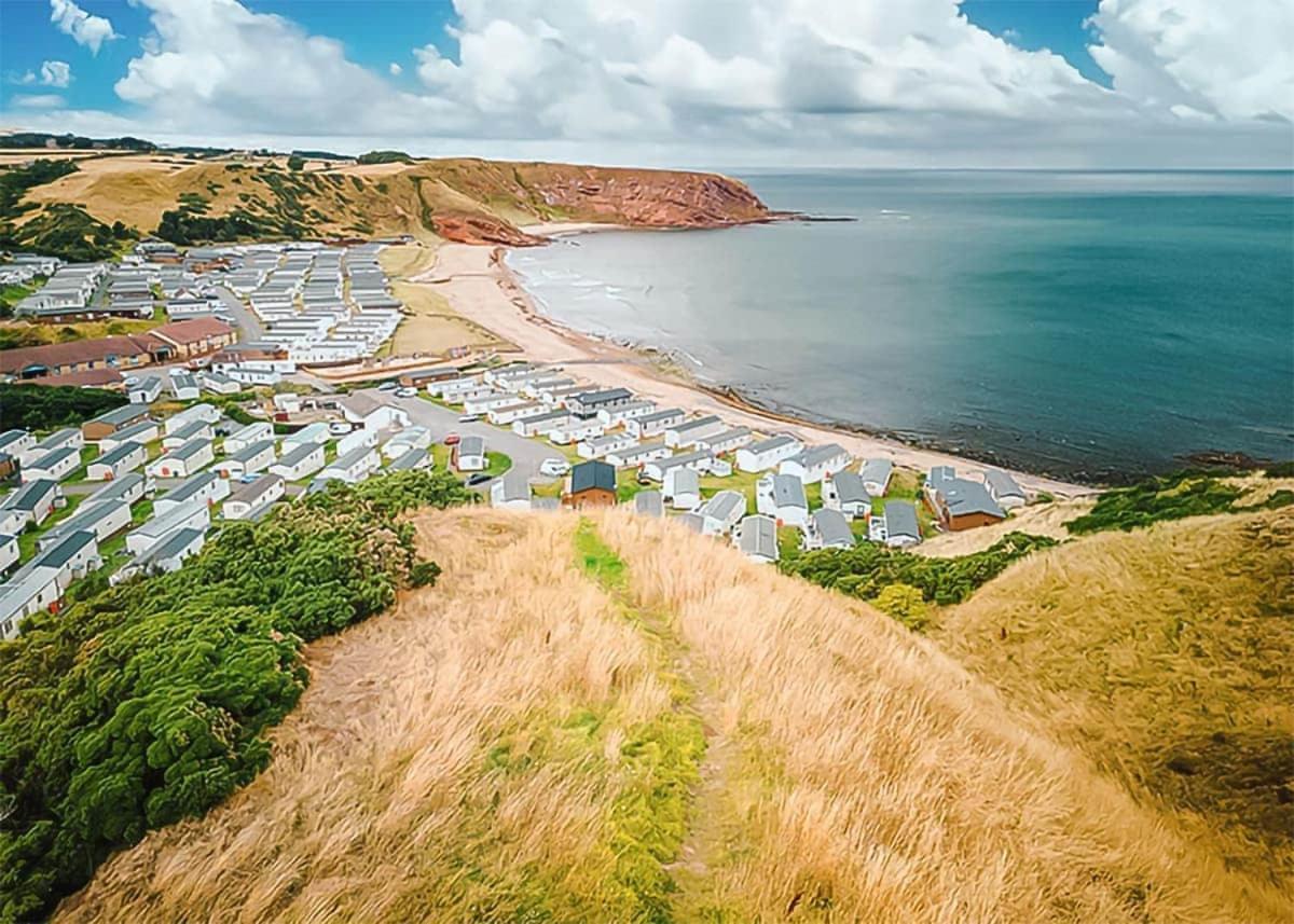 Pease Bay Holiday Park Hotel Cockburnspath Exterior photo
